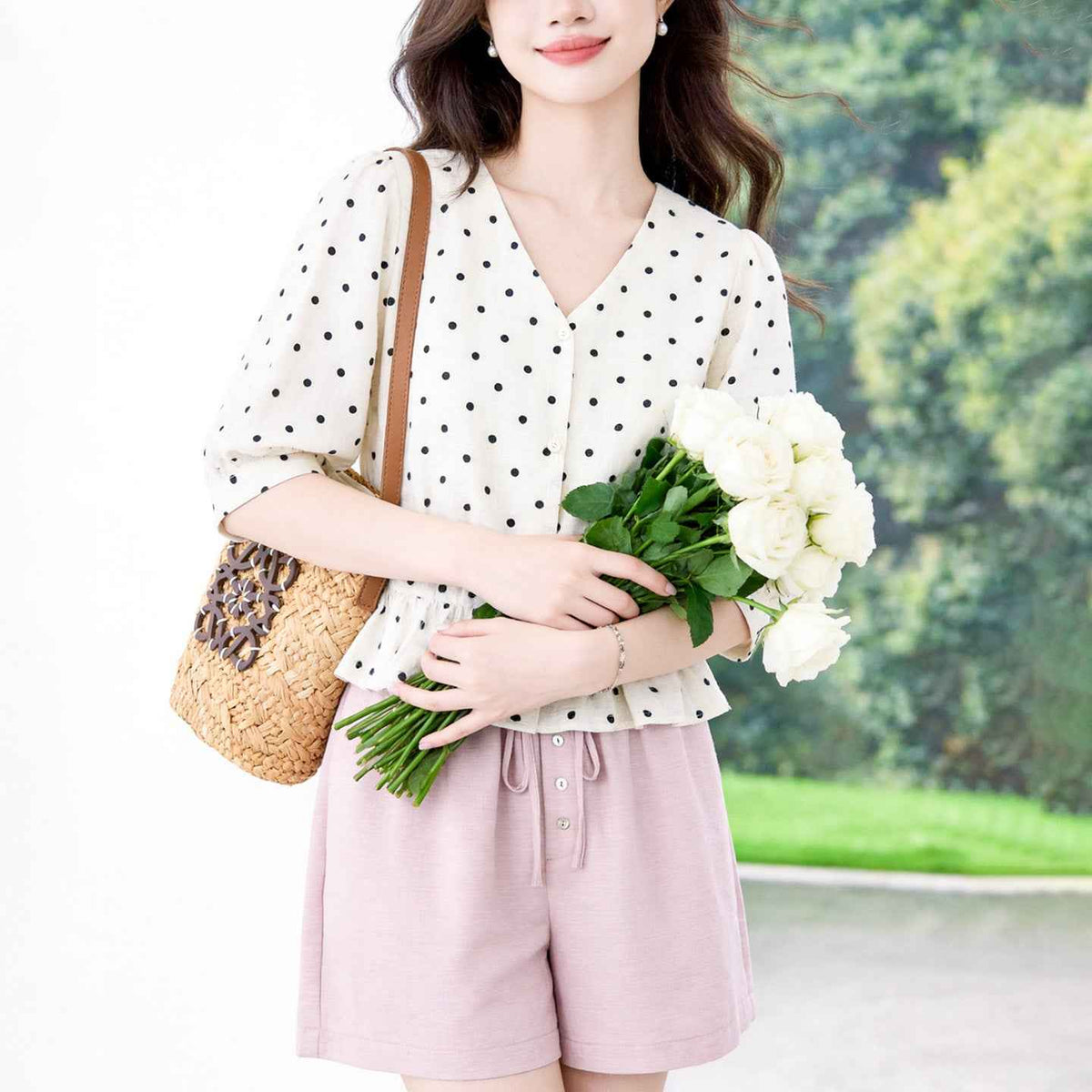 V-neck Waist-cinching Slimming Shirt